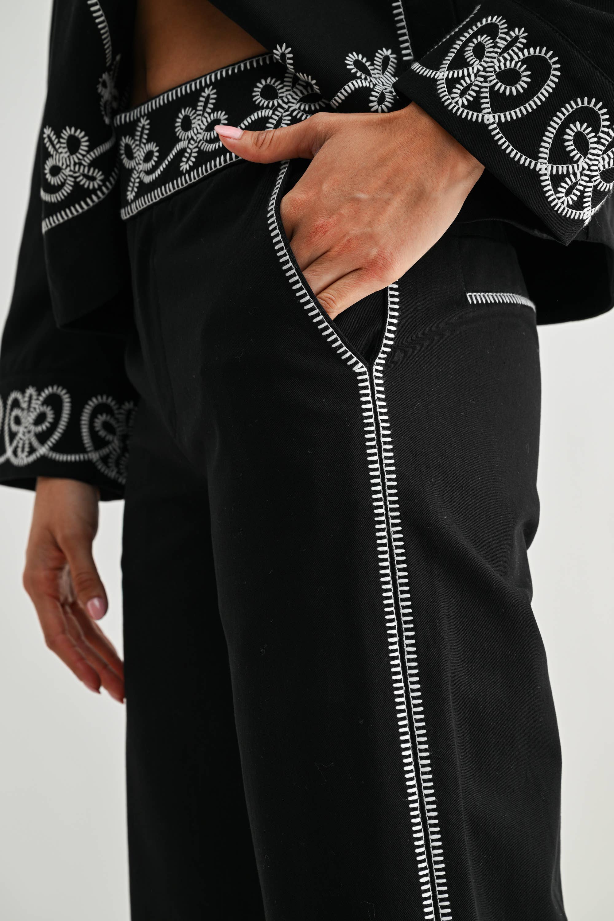 EMBROIDERED WAIST WIDE LEG PANTS