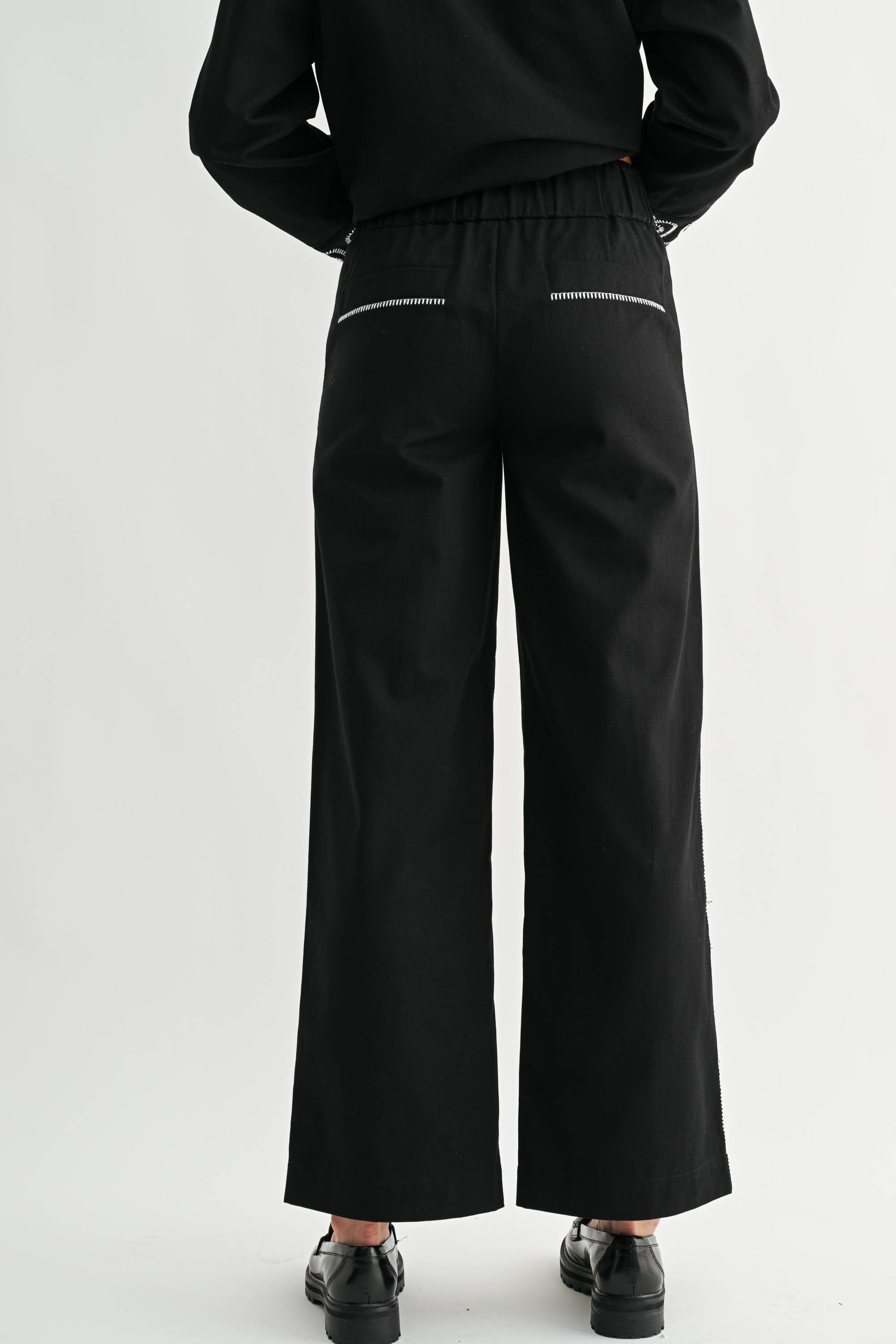 EMBROIDERED WAIST WIDE LEG PANTS