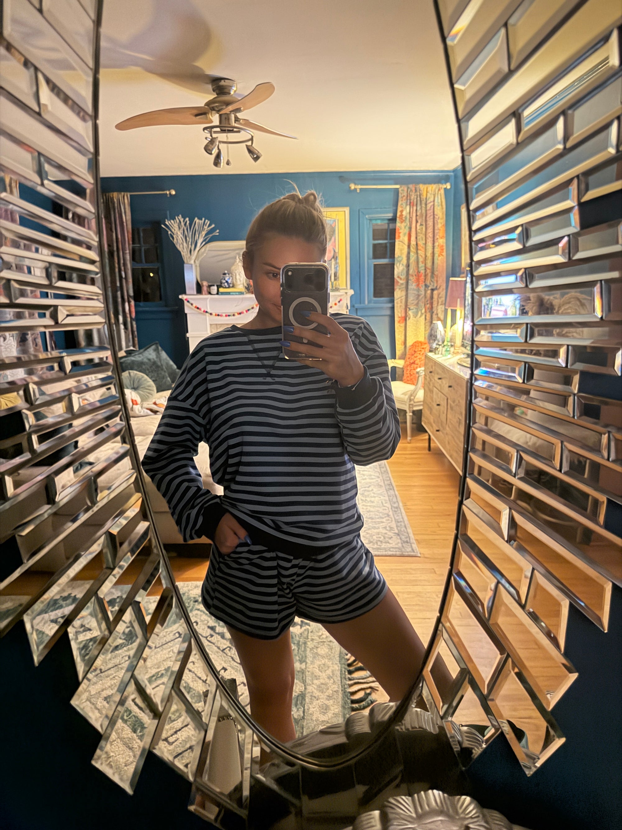 SIMONE BLUE sweatshirt & shorts set