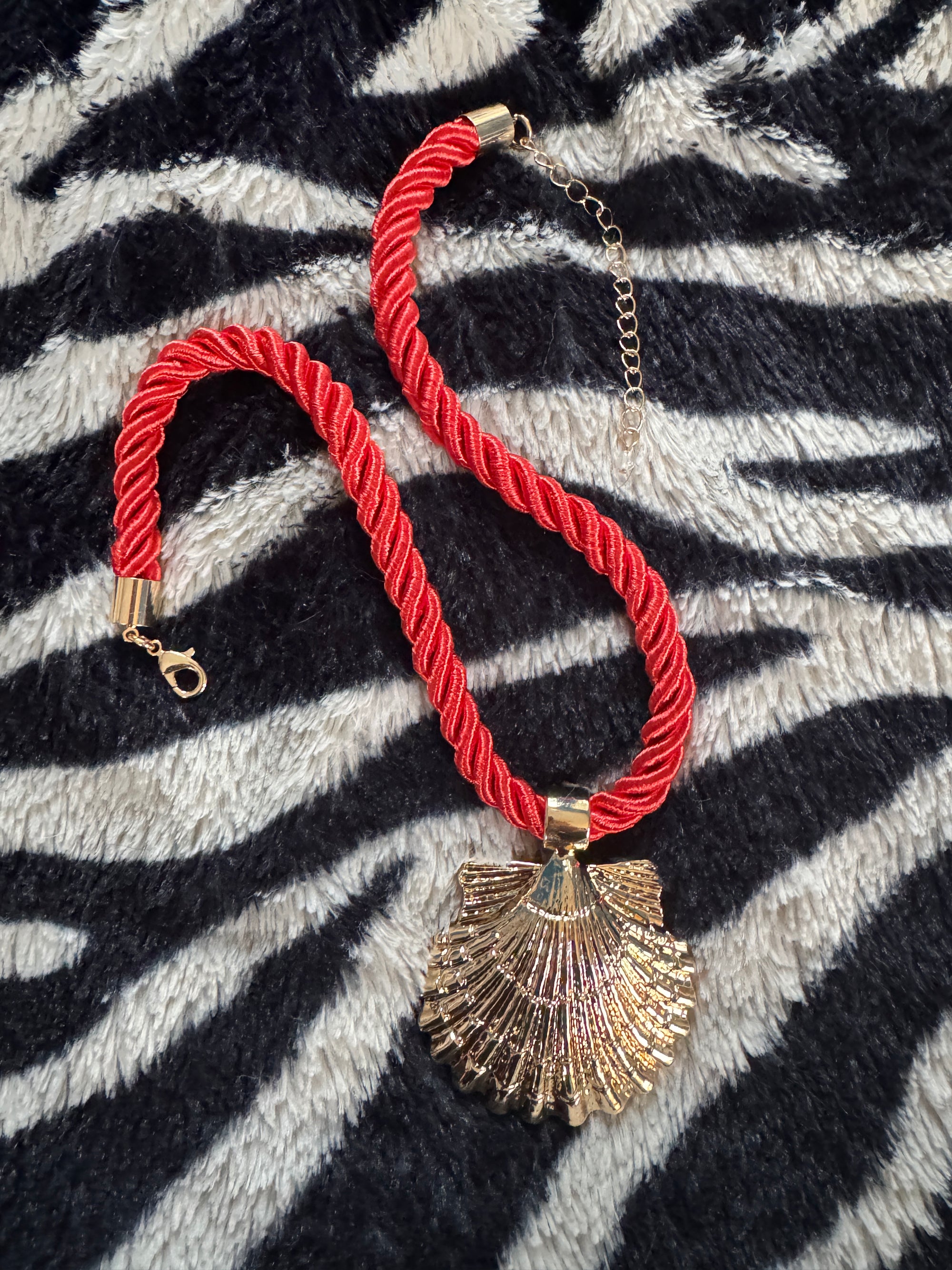 PORT OF CALL NECKLACE